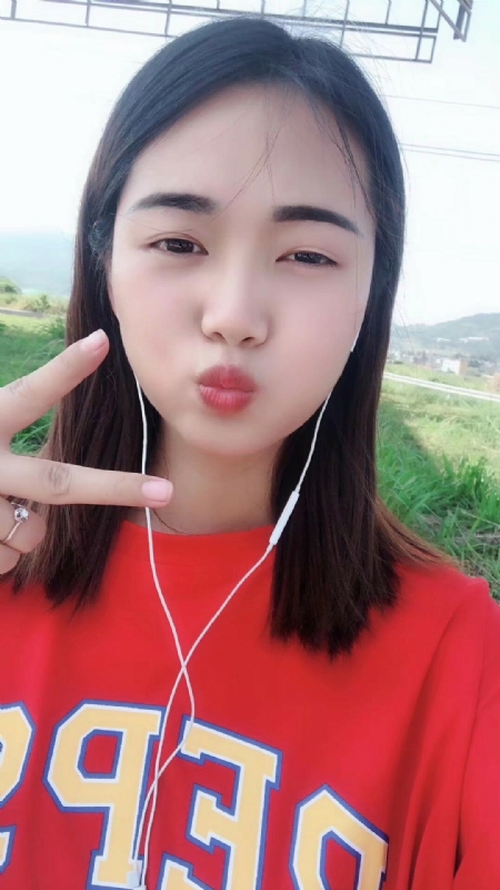 深拥必定温暖的第一张照片--台湾中老年相亲网