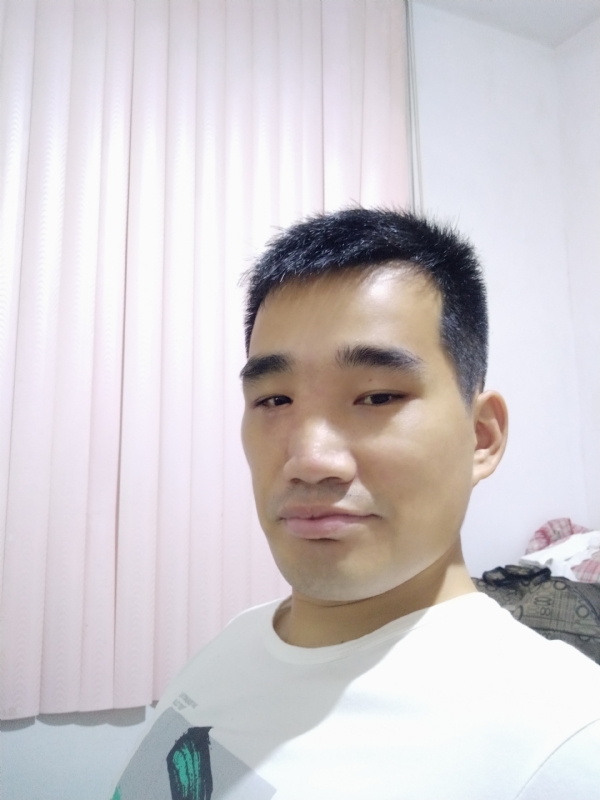 大男孩的第一张照片--台湾中老年相亲网