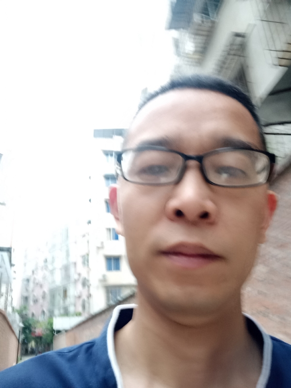 眼镜的第一张照片--台湾中老年相亲网