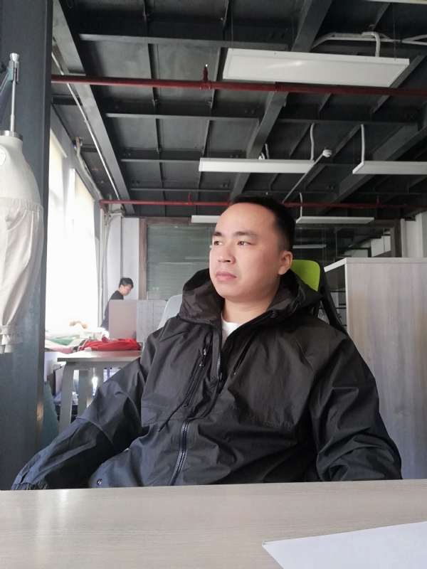 左眼皮跳跳的第一张照片--台湾中老年相亲网