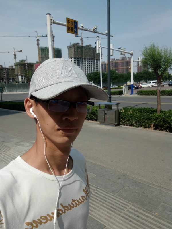 挥一挥手什么都没有的第一张照片--台湾中老年相亲网
