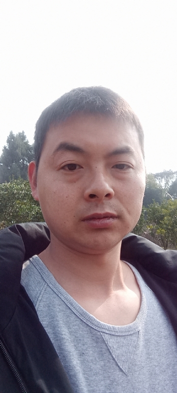亲亲抱抱我爱你的第一张照片--台湾中老年相亲网