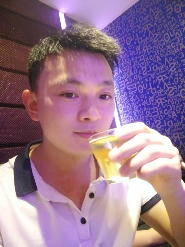 幸福的拥抱的第一张照片--台湾中老年相亲网