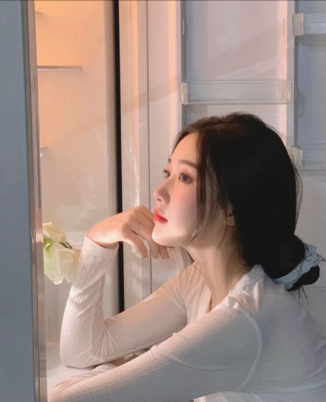 風吹過臉頰的第一张照片--台湾中老年相亲网