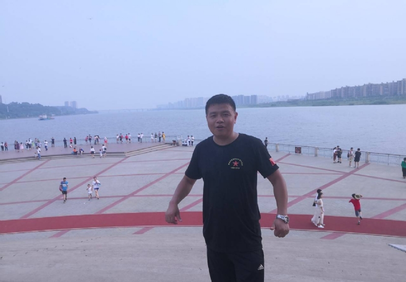 曾经心疼的我的第一张照片--台湾中老年相亲网