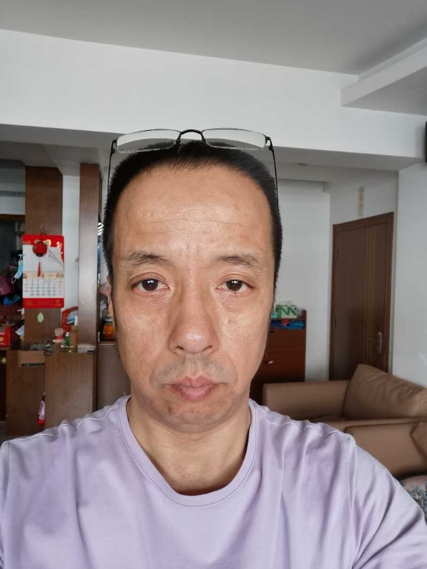 萨博的第一张照片--台湾中老年相亲网