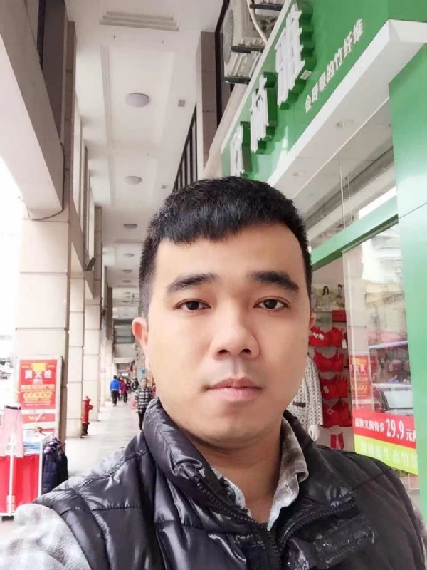 小小怪兽的第一张照片--台湾中老年相亲网
