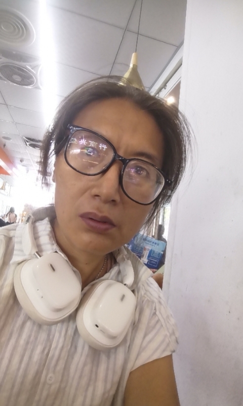 冬天的蔷薇的第三张照片--台湾中老年相亲网